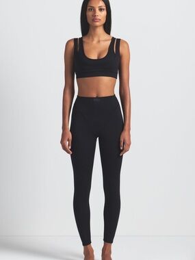NikeSKIMS Matte V-Line 26" Legging